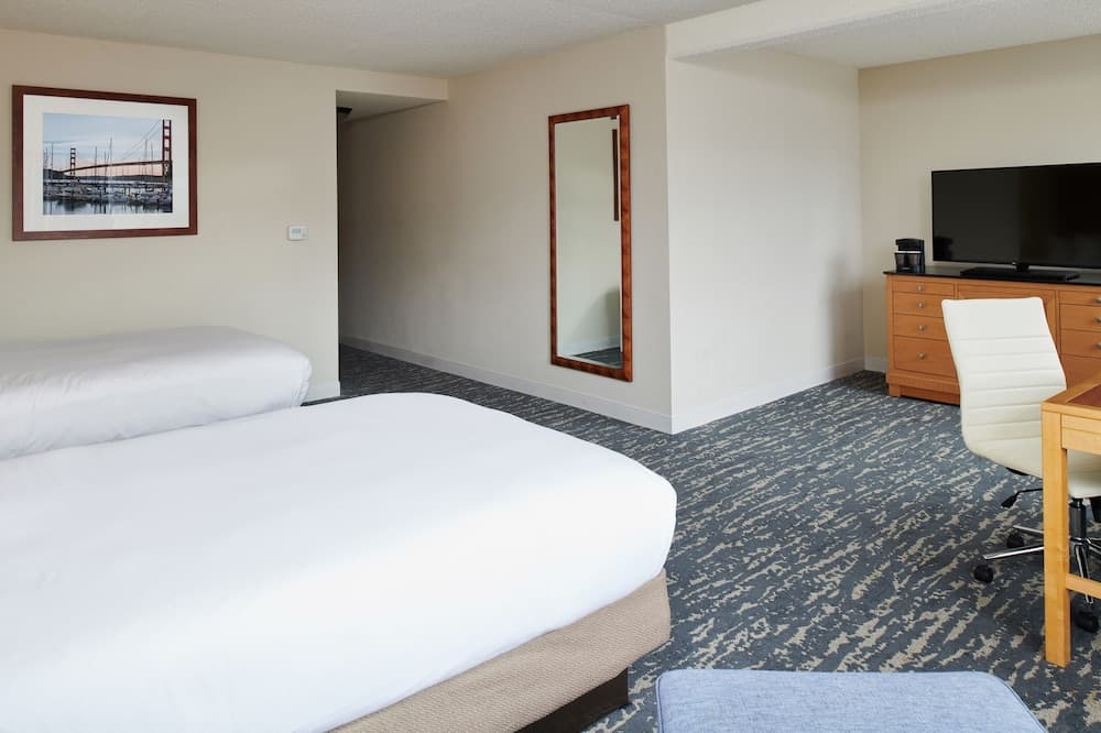 DoubleTree by Hilton Hotel Berkeley Marina