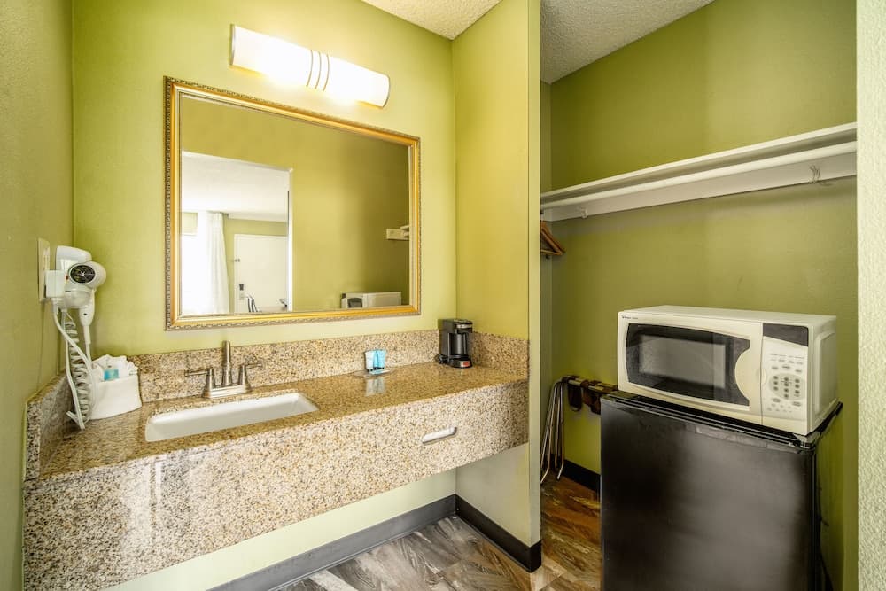 The Buena Park Hotel & Suites