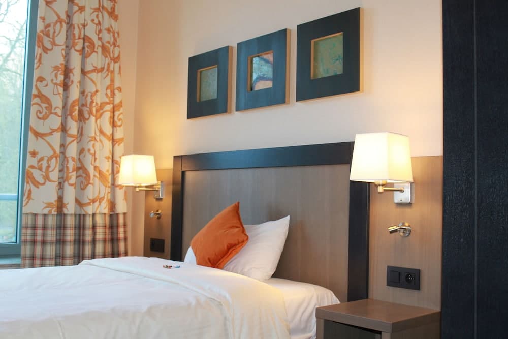 Castel de Pont-à-Lesse Hotel