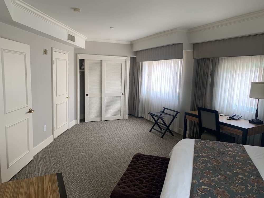 Oxford Palace Hotel And Galleria