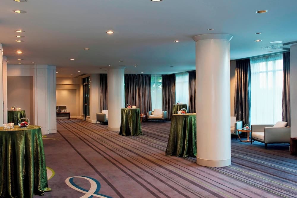 Delta Hotels by Marriott Victoria Ocean Pointe Resort