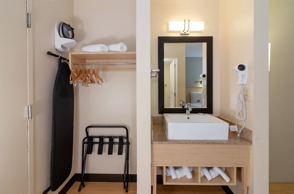 Red Roof Inn PLUS+ Miami Airport