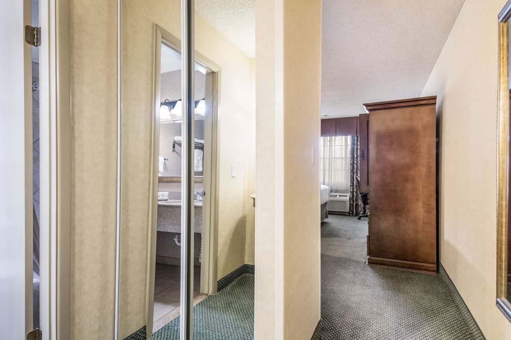 Red Lion Hotel Portland Airport