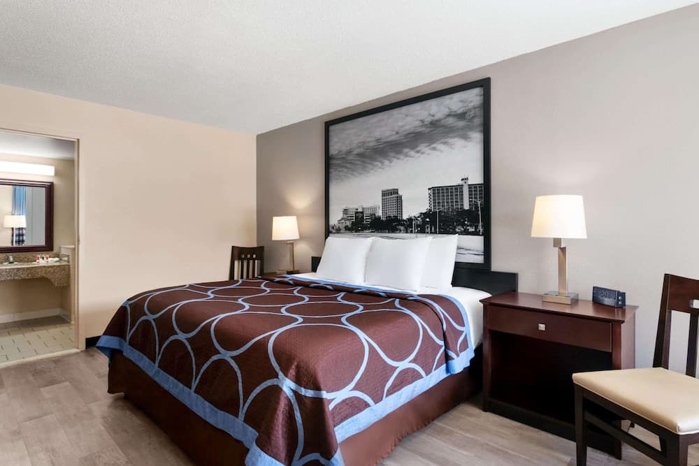 Super 8 by Wyndham Gulfport Airport NW/Near Biloxi
