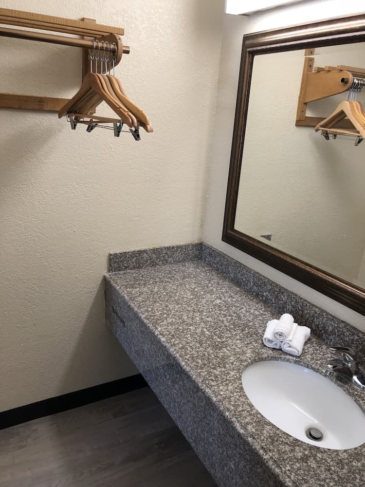 Super 8 by Wyndham Gulfport Airport NW/Near Biloxi