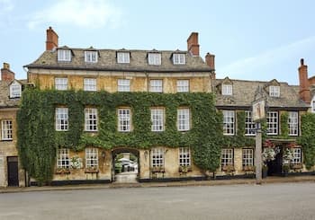Macdonald Bear Hotel