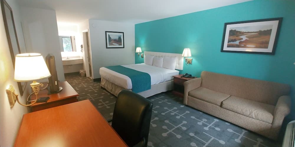 Howard Johnson by Wyndham Chattanooga Lookout Mountain I-24