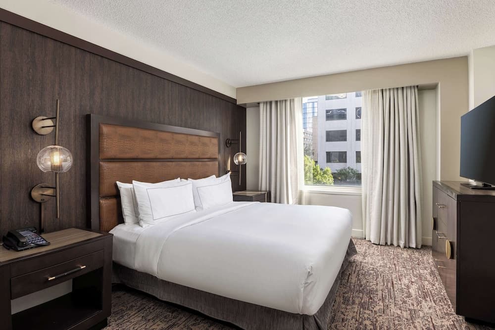 DoubleTree Suites by Hilton Austin Downtown Capitol