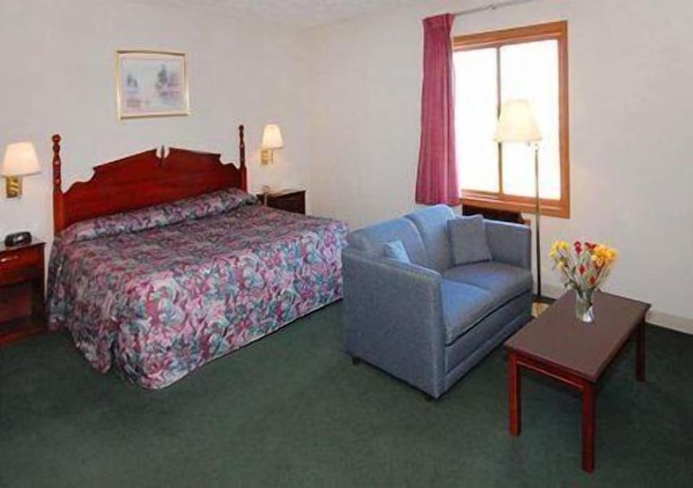 Econo Lodge Traverse City South