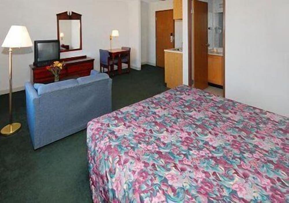 Econo Lodge Traverse City South