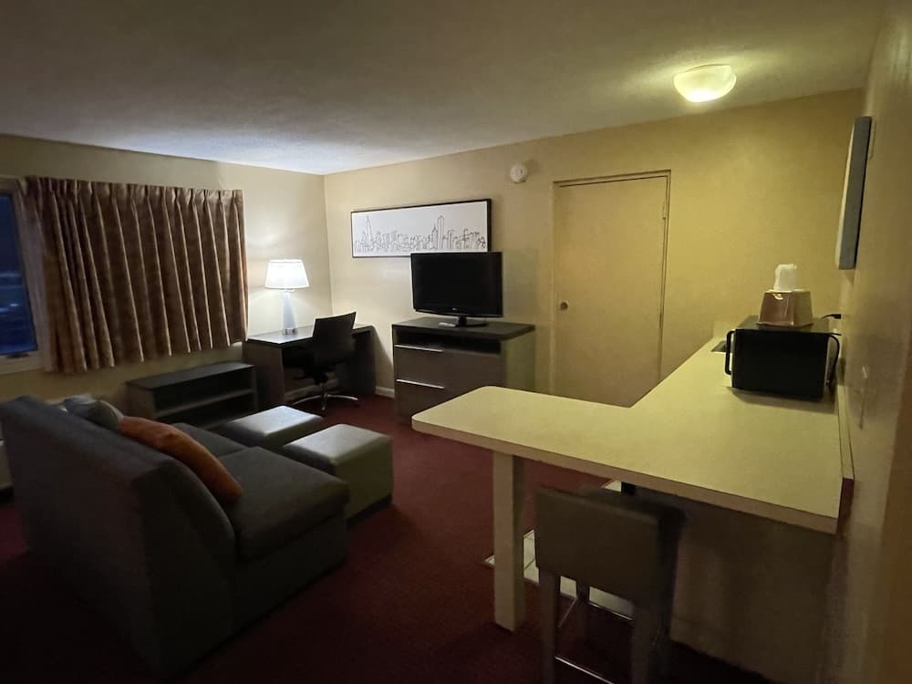 Gold Star Inn & Suites
