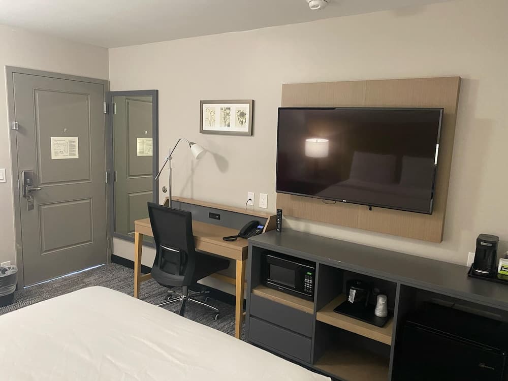 Country Inn & Suites by Radisson, Vallejo Napa Valley, CA