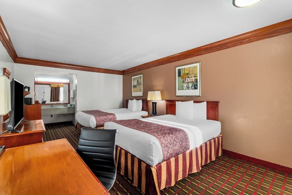 Scottish Inn Decatur