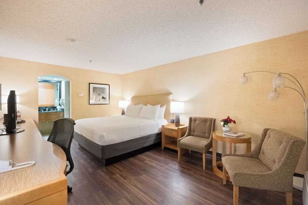 Best Western Plus Las Brisas Hotel