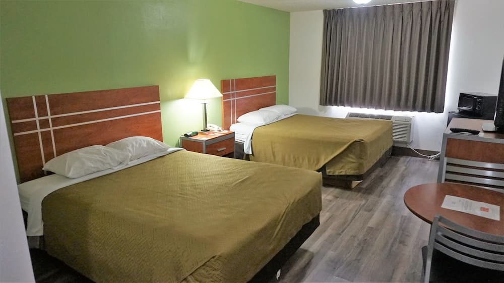 Econo Lodge Inn & Suites Pekin - Peoria Area