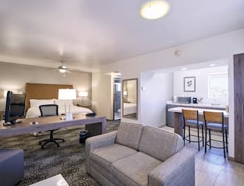 Holiday Inn & Suites Chihuahua Expo