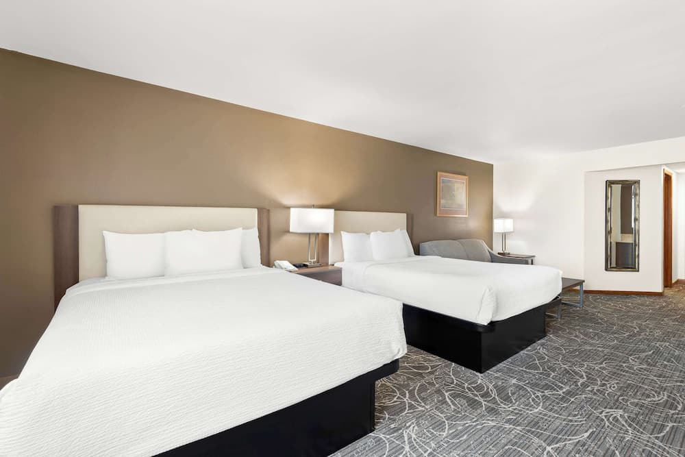 Best Western West Towne Suites