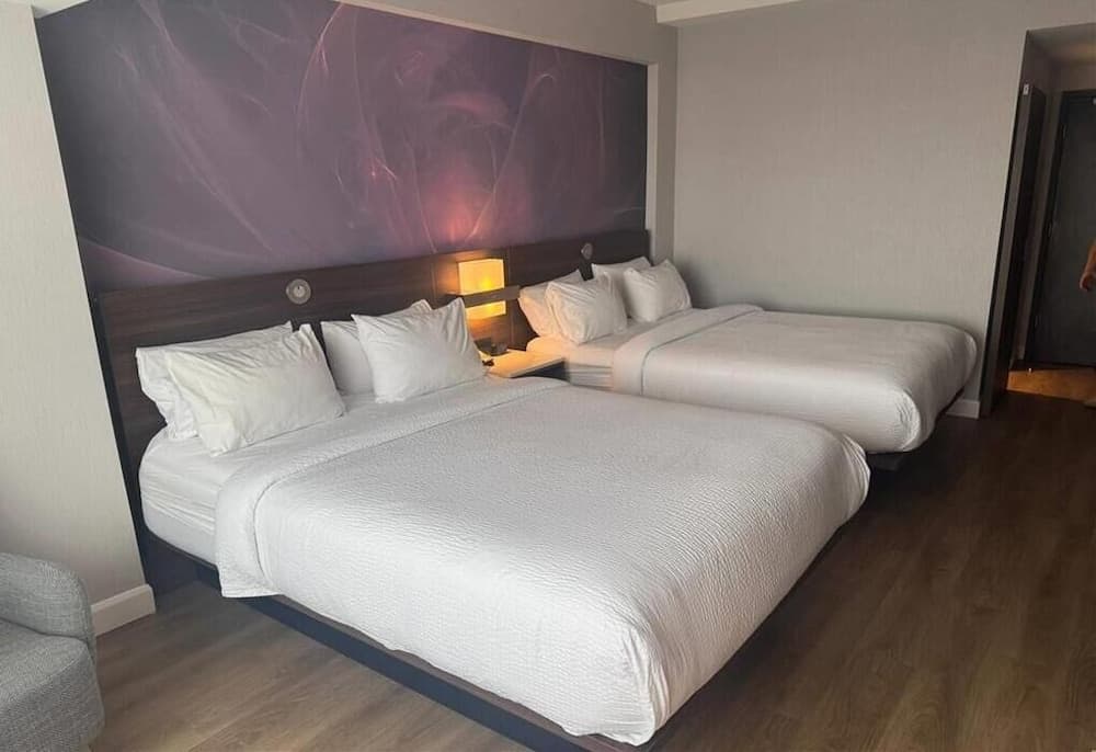 Armon Plaza Montreal Airport