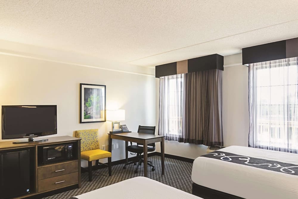 La Quinta Inn & Suites by Wyndham San Antonio Riverwalk