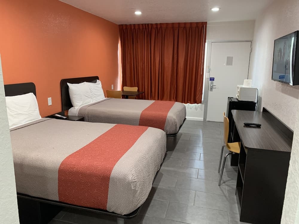 Motel 6 Englewood, FL