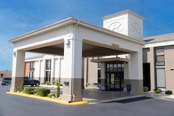 Holiday Inn Express Marshfield, an IHG Hotel