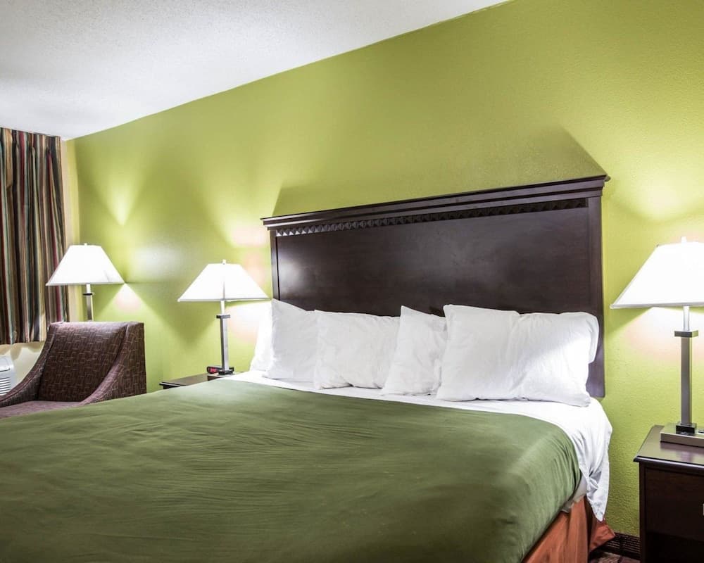 Econo Lodge Biltmore