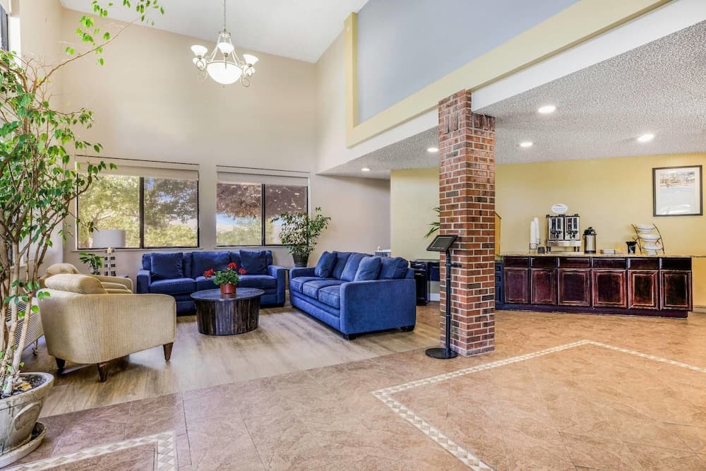 Baymont by Wyndham Cortez