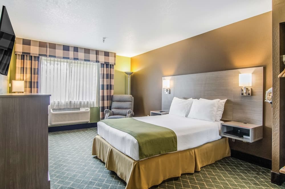GuestHouse Inn & Suites Hotel Poulsbo