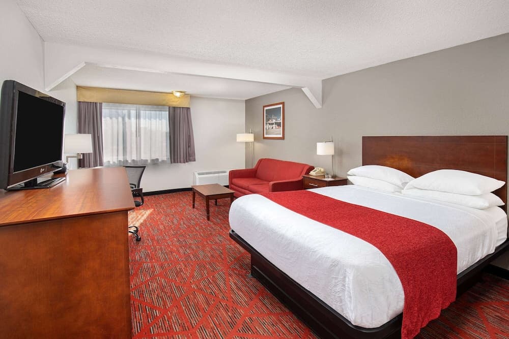 Ramada by Wyndham Bowling Green