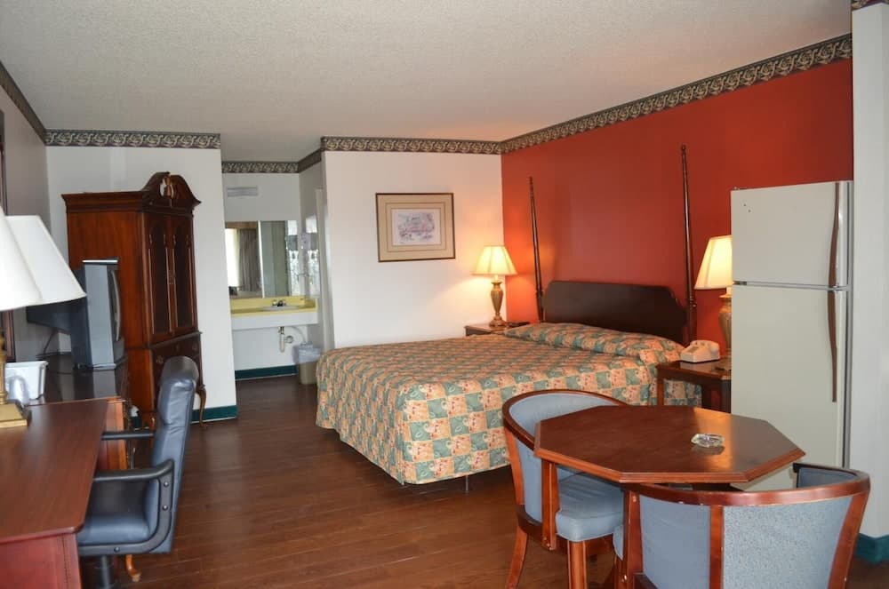 Granbury Inn & Suites