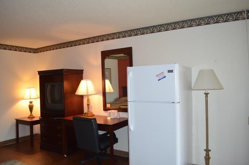 Granbury Inn & Suites