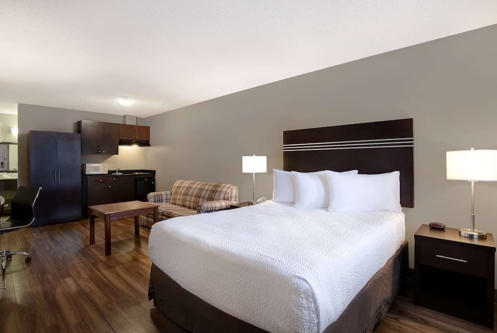 Days Inn by Wyndham Vernon