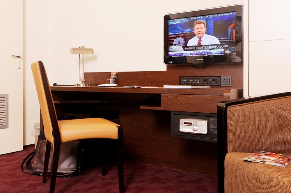 Best Western Dam Square Inn