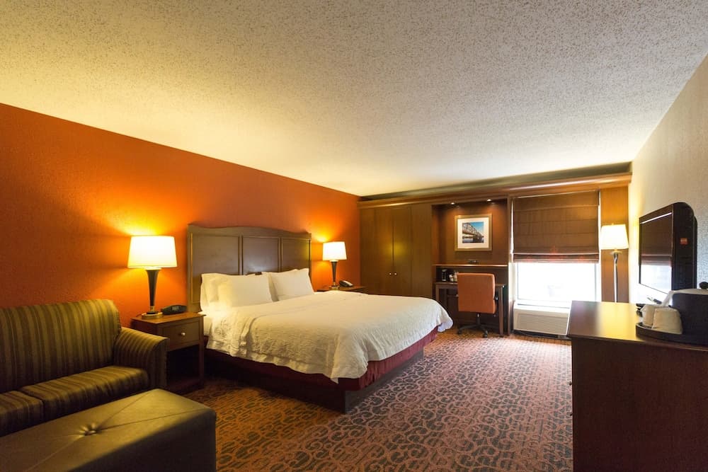 Hampton Inn Columbus-South
