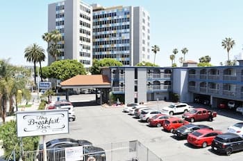 Travelodge by Wyndham Long Beach Convention Center