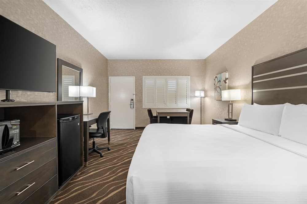 Best Western Plus Park Place Inn - Mini Suites