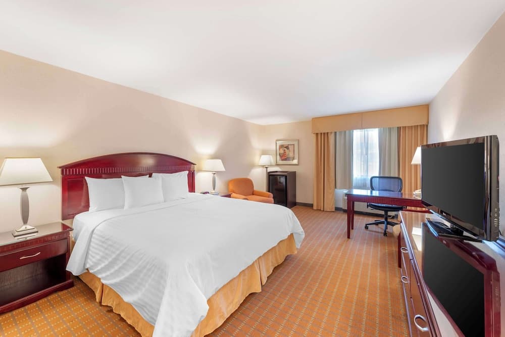 Best Western Plus West Covina Inn