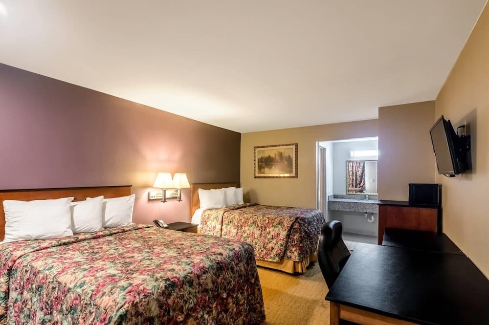 Rodeway Inn Arlington Entertainment District Area