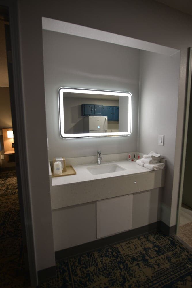 Baymont by Wyndham Pine Grove I-81