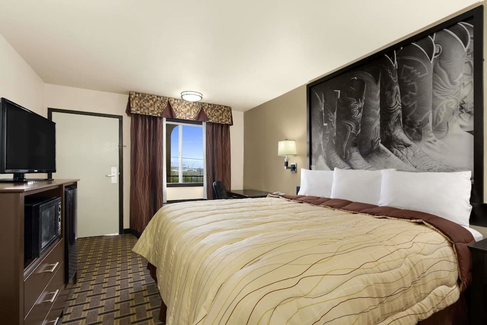 Super 8 by Wyndham Fort Worth TX