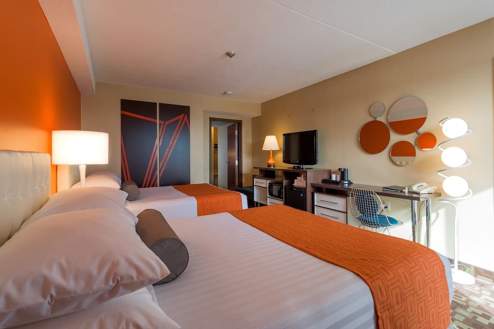 Howard Johnson Plaza by Wyndham by the Falls Niagara Falls