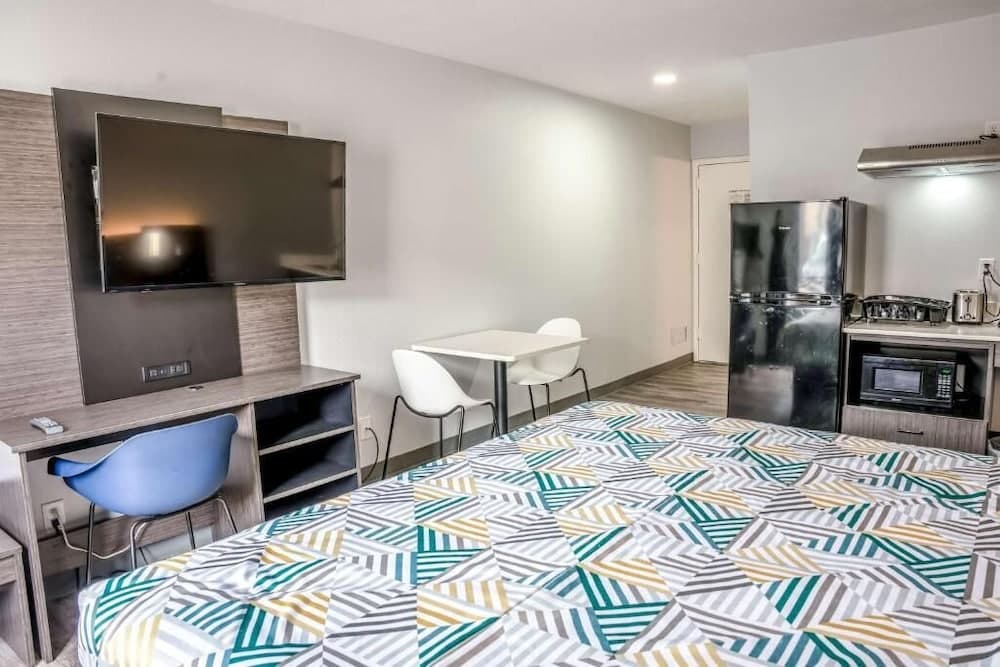 Studio 6 Claremore, OK