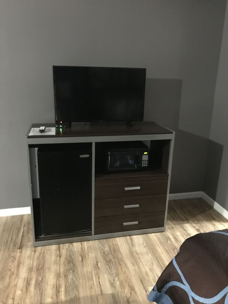 Super 8 by Wyndham Slidell