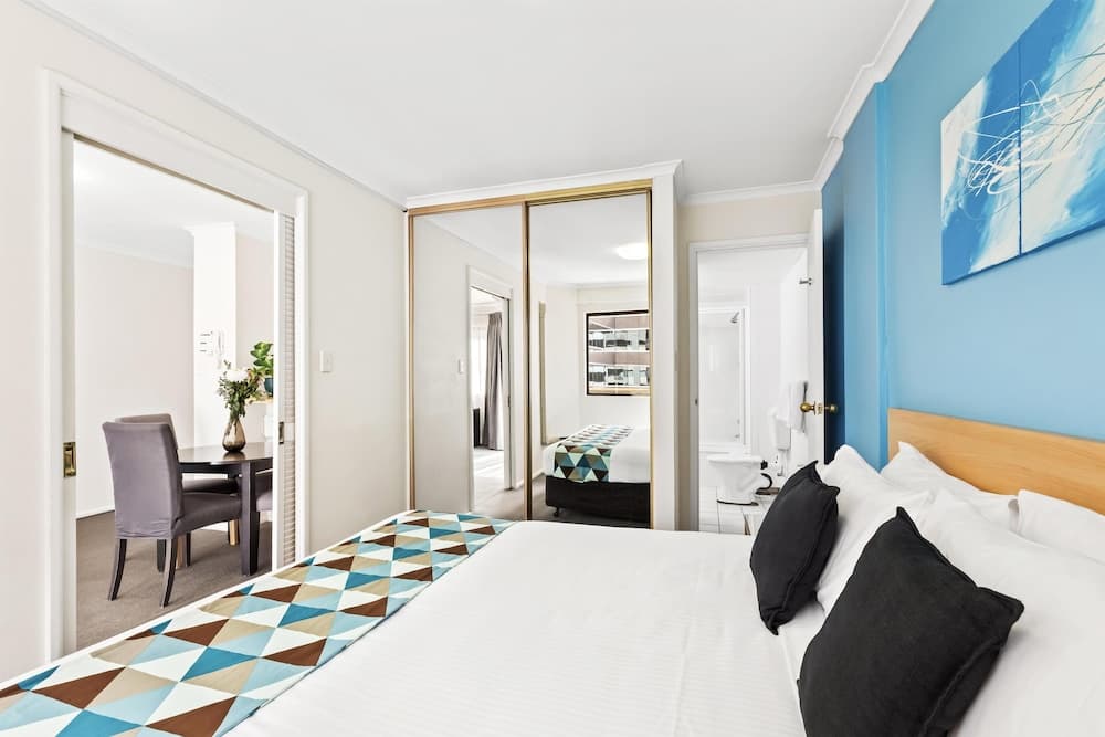 Metro Apartments on King Street