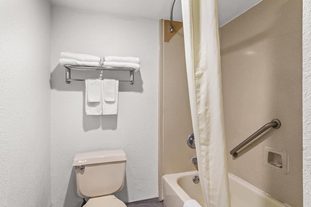 Quality Inn Jacksonville - Orange Park near Naval Air Station