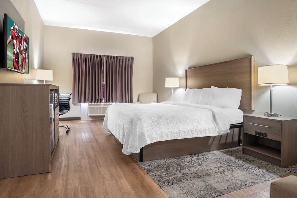 Red Roof PLUS+ & Suites Vicksburg