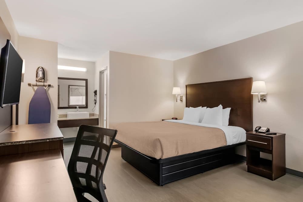 Quality Inn & Suites I-10 near Fiesta Texas