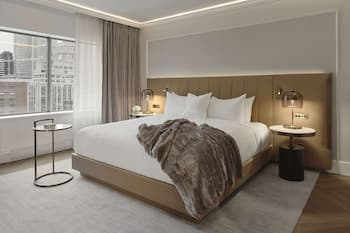 Vogue Hotel Montreal Downtown, Curio Collection by Hilton