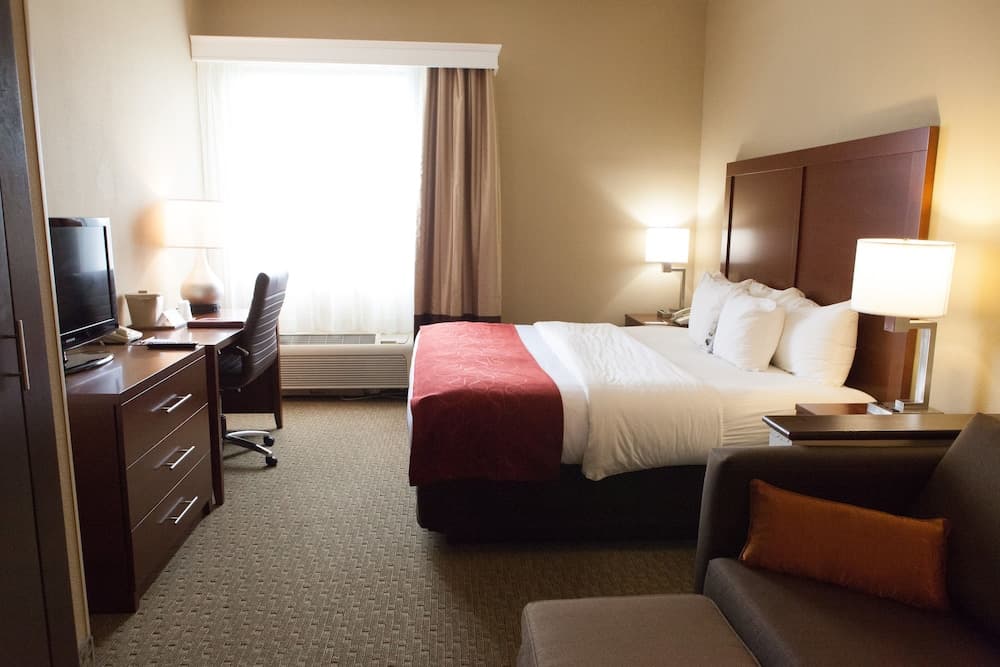 Comfort Suites Hattiesburg near University