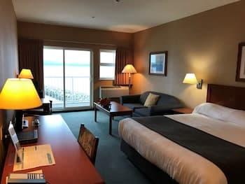 Beach Gardens Resort and Marina